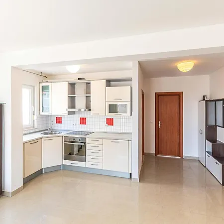In With Wifi Apartament Makarska