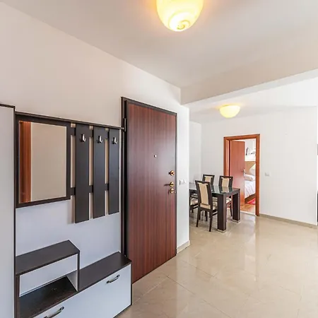 Apartament In With Wifi *