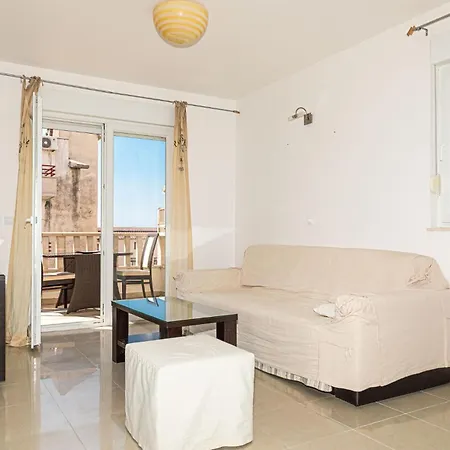 Apartament In With Wifi Makarska